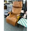 Image 1 : Decorator Leather Recliner
