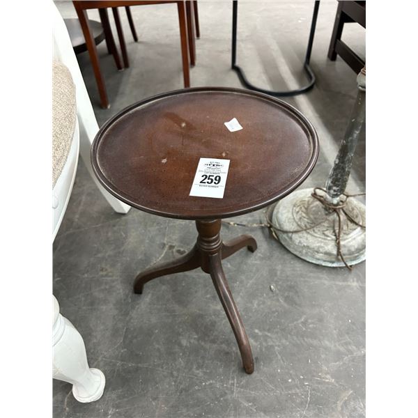 Small Mahogany Round Footed End Table