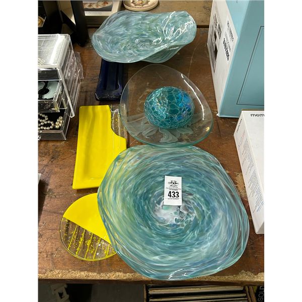 Asst. Art Glass Bowls, Décor