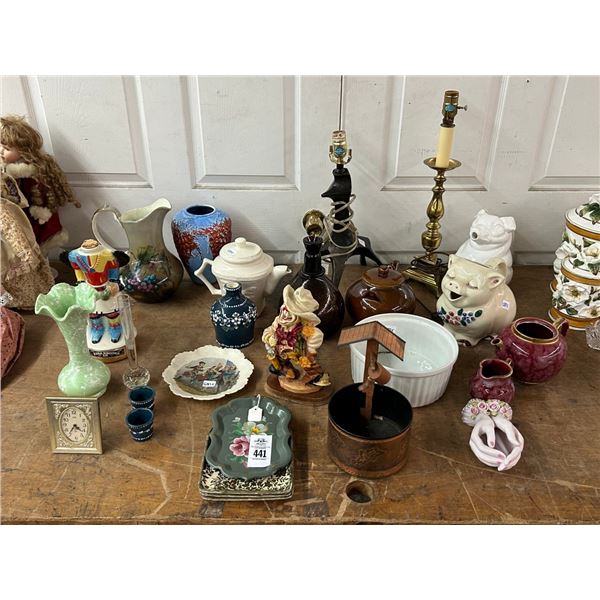 Large Lot of Décor Items Pig Pictures, Vases, Wishing Well, Lamps