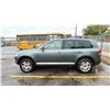 Image 2 : 2004 VOLKSWAGEN TOUAREG, 4 DOOR SUV, GREEN, VIN WVGCM67L04D032431