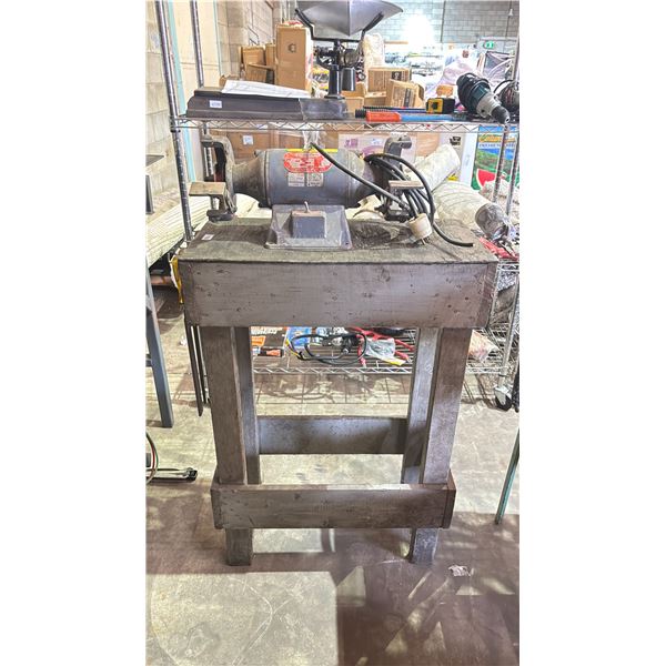 DAYTON BENCH GRINDER 3/4" WHEEL WIDTH, 1/3 HP, 66 HZ, 115 VOLTS, 3450 RPM, SINGLE PHASE WITH 3