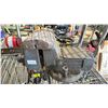 Image 2 : WILTON COMBINATION VISE & A RECORD NO 11 BENCHTOP ANVIL