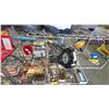 Image 1 : TELESCOPING LIGHTS & WARNING LIGHT