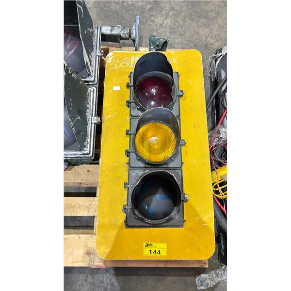 INDUSTRIAL TRAFFIC LIGHT