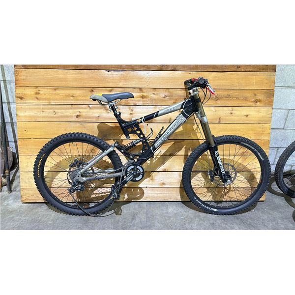 ROCKY MOUNTAIN SWITCH 18 SPEED BIKE