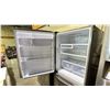 Image 2 : SAMSUNG STAINLESS STEEL 32" W BOTTOM FREEZER SWING DOOR REFRIGERATOR