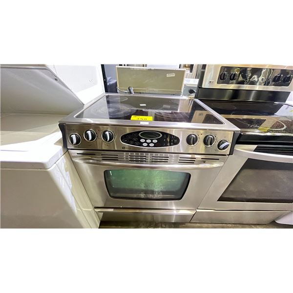 MAYTAG STAINLESS STEEL 30" W ELECTRIC RANGE WITH CONVECTION OVEN