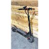 Image 2 : *POWERS ON* SYNERGY E-SCOOTER WITH BATTERY (NO CHARGER, UPRIGHT BAR DAMAGED, REAR FENDER DAMAGED,