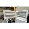 Image 2 : INGLIS 28" W TOP FREEZER SWING DOOR REFRIGERATOR