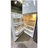 Image 3 : INGLIS 28" W TOP FREEZER SWING DOOR REFRIGERATOR