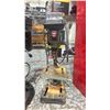Image 2 : DELTA 16.5" DRILL PRESS