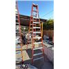 Image 2 : LOUISVILLE FS1512 HEAVY-DUTY 12' FIBERGLASS PORTABLE STEP LADDER - 300LBS LOAD CAPACITY