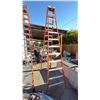 Image 2 : LOUISVILLE FS1512 HEAVY-DUTY 12' FIBERGLASS PORTABLE STEP LADDER - 300LBS LOAD CAPACITY
