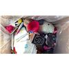Image 2 : MIXED PALLET - PARTY SUPPLIES, TOYS, DECOR, LIGHTING, CRAFT ITEMS AND MORE