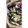 Image 2 : MIXED PALLET - WORK BOOTS, CASUAL SHOES, SNEAKERS - ADULTS & KIDS, ASSORTED SIZES