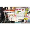 Image 3 : LOT OF KITCHEN ITEMS INCLUDING: BLENDER, SPIRALIZER, TOASTER IMMERSION BLENDER & MORE