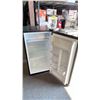 Image 2 : HAMILTON BEACH COMPACT REFRIGERATOR