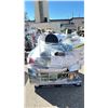 Image 2 : PALLET OF ASSORTED ITEMS INCLUDING; LIGHTING, AIR FRYER, COFFEEMAKER & MORE (UNKNOWN WORKING