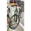 Image 2 : SPECIALIZED HARDTAIL 27-SPEED MOUNTAIN BIKE