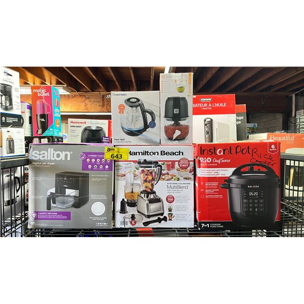 SHELF OF KITCHEN ITEMS: AIR FRYER, ELECTRIC KETTLE, FOOD CHOPPER, BLENDER & INSTANT POT