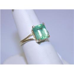 14k Gold Columbian Emerald Ring 3.9 grams