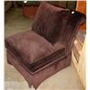 Image 1 : Cushioned Chair