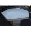 Image 1 : Hexagon Table