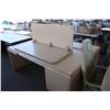 Image 2 : Desk