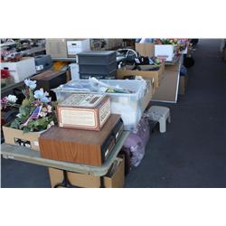 Table lot of misc