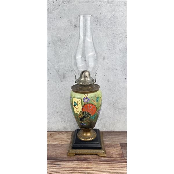 White Flame Light Co Kerosene Oil Lamp