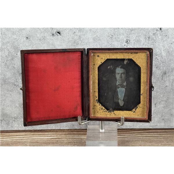 Antique Daguerreotype Photo In Case