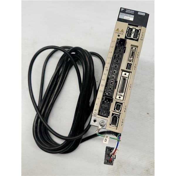 Yaskawa #SGDV-2R8A11B002000 Servopack w/Cable