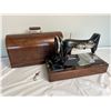 Image 1 : Vintage Singer Sewing Machine
