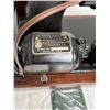 Image 2 : Vintage Singer Sewing Machine