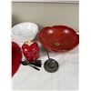 Image 2 : Colourful Kitchen Items