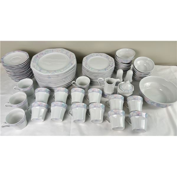 Savoir Vivre Celina Fine China Set