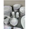 Image 3 : Savoir Vivre Celina Fine China Set