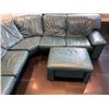 Image 3 : Sectional Couch & Ottoman