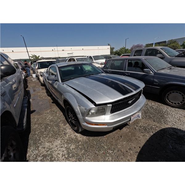 FORD MUSTANG 2005 T
