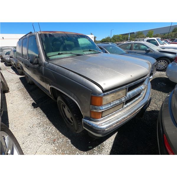 CHEV SUBURBAN 1999 T-DONATION