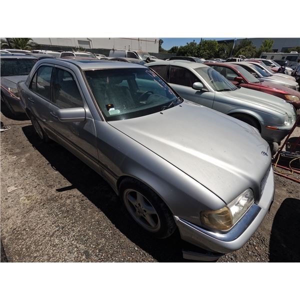 MERCEDES C CLASS 2000 ADT-SALV/DON