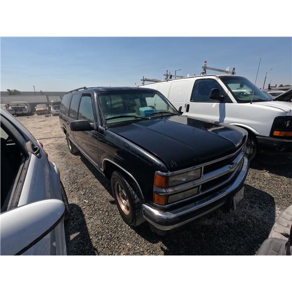 CHEV SUBURBAN 1999 ADT-SALV/DON