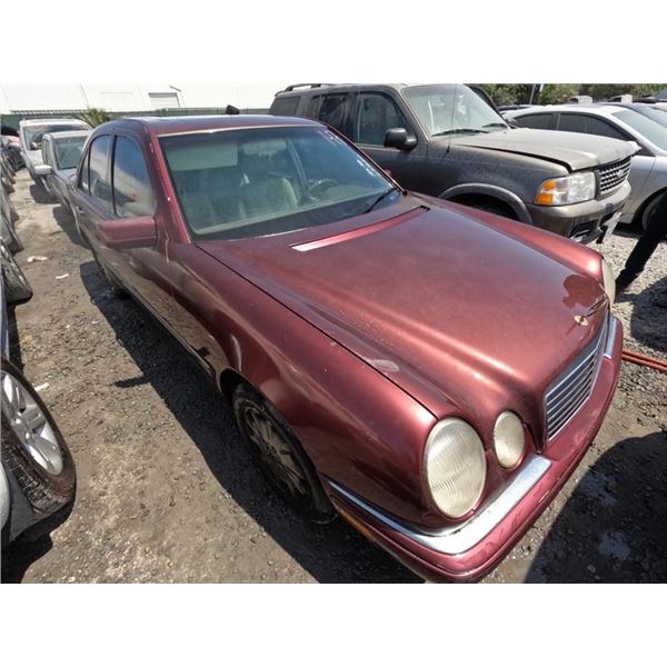 MERCEDES E CLASS 1997 SALV T/DONATION
