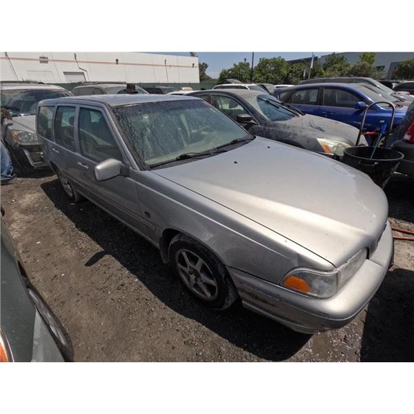 VOLVO V70 1999 T-DONATION
