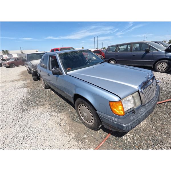MERCEDES 300 SERIES 1986 T-DONATION