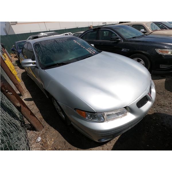 PONTIAC GRAND PRIX 2001 SALV T/DONATION
