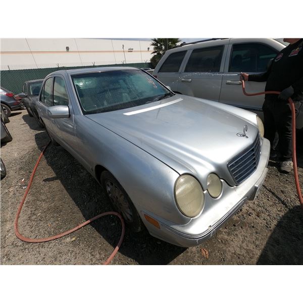 MERCEDES E CLASS 2001 T-DONATION