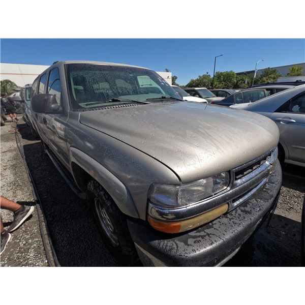 CHEVROLET SUBURBAN 2001 T-DONATION