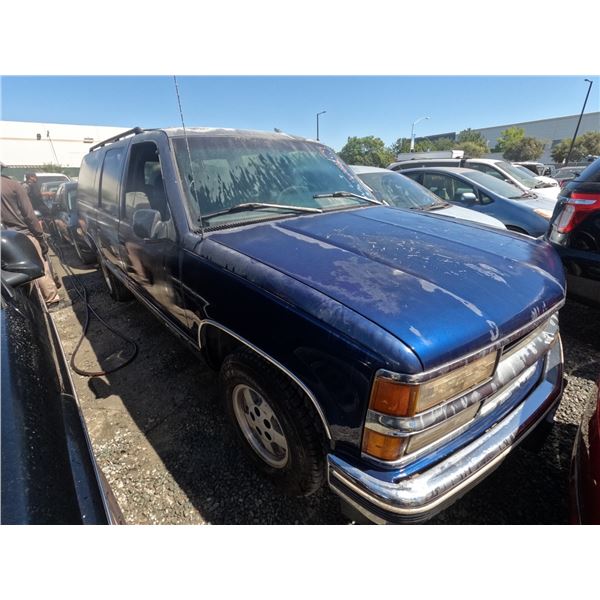 CHEVROLET SUBURBAN 1995 T-DONATION